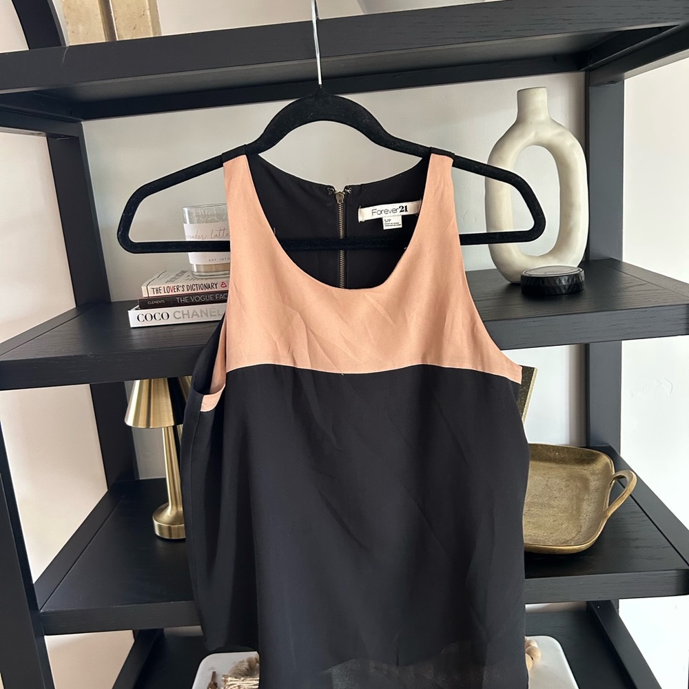 Forever 21 Black and Pink Women's Top